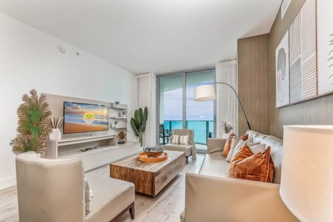 Beachfront Luxury 2BR/2BA Condo at Lyfe Resort