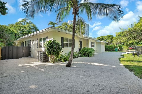 Gated Miami Retreat, Walk to Marlins Stadium