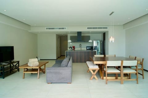 Beachfront Luxury at Narval - Pool & Concierge