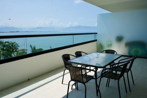 Beachfront Luxury at Narval - Pool & Concierge
