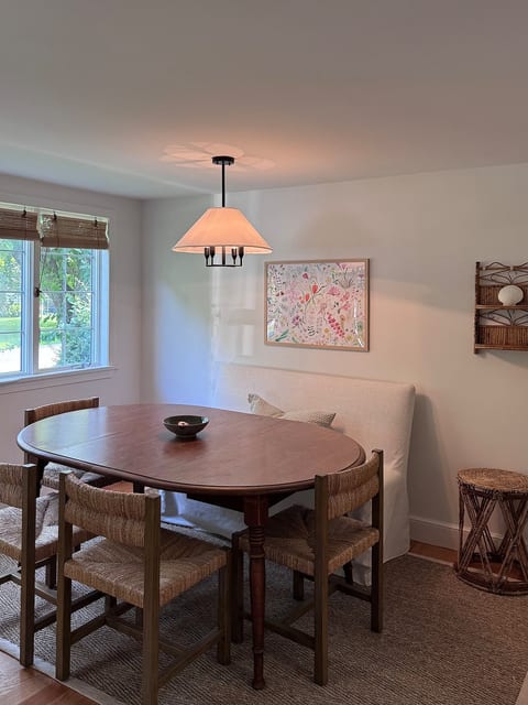 Charming Seaside Cottage - Mason's Island, Mystic image 4