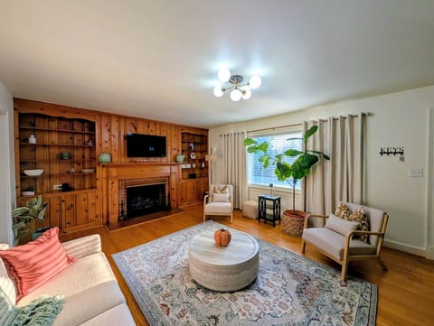 The George House image 3