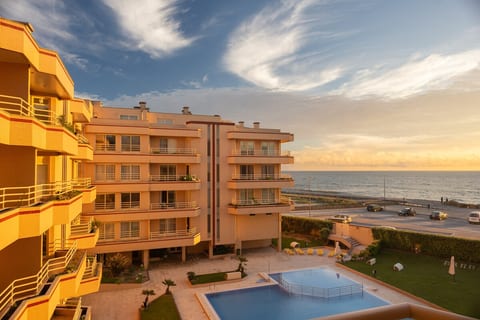 Oceanview First Line with 2 Pools 4