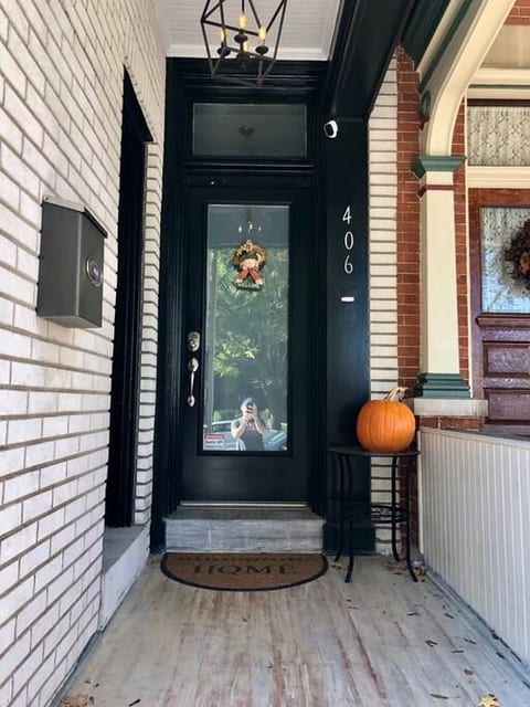 THE STEVENS STUDIO - HISTORIC DOWNTOWN LANCASTER