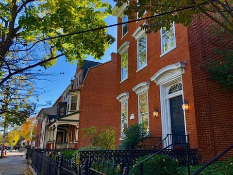 THE ROYER HOUSE - LANCASTER'S HISTORIC DISTRICT