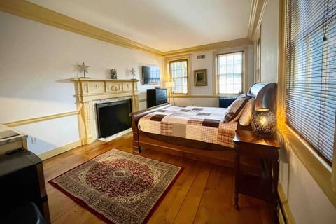THE GW HOUSE - HISTORIC DOWNTOWN LANCASTER STUDIO