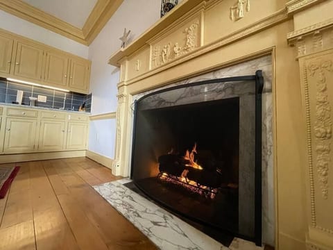 THE GW HOUSE - HISTORIC DOWNTOWN LANCASTER STUDIO