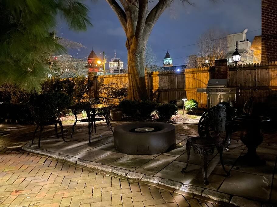 THE CHESHIRE ESTATE - HISTORIC DOWNTOWN LANCASTER - Lancaster