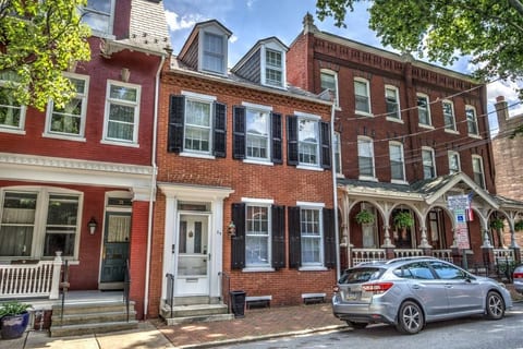 THE HAMILTON HOUSE - DOWNTOWN COLONIAL LANCASTER