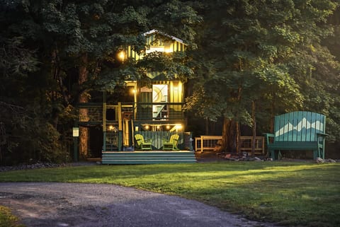 Treehouse+Jacuzzi+Bunkroom+Creekside Trout Fishing