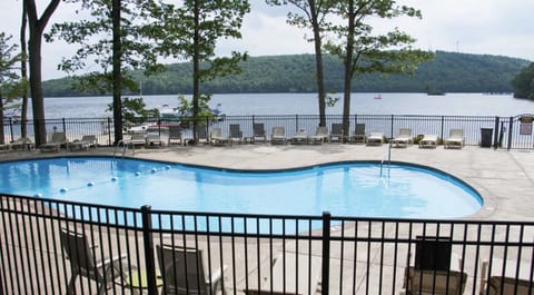 Boulder Lake Club pool (Registration fee applies)