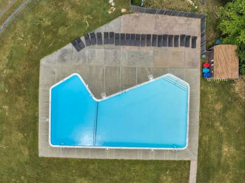 Seasonal Community Pool