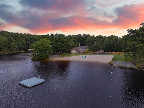 Make the most of your stay with access to the community beach and waterfront activities for a small daily fee.