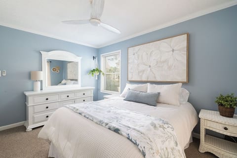 Queen sized bedroom