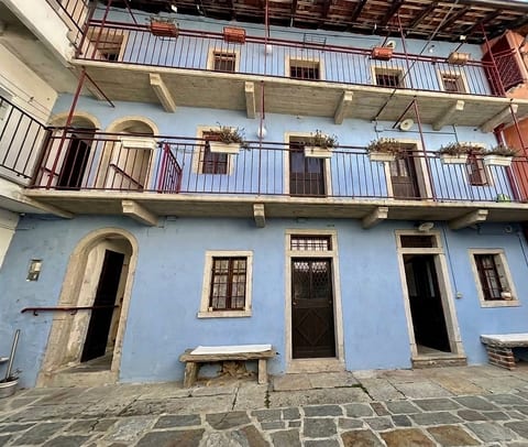 La Celestina - The Twin Balcony Duplex image 1