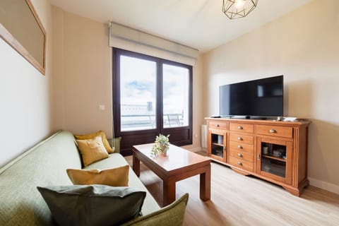 Cozy apartment | Free parking | Terrace & Views