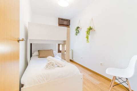 Penthouse Pyrinees | Terrace | Parking & Storage