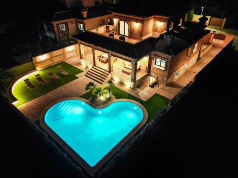 Luxe Experience Toledo | Pool | BBQ | Billar
