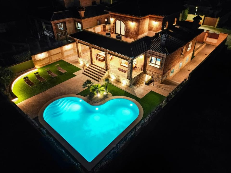 Luxe Experience Toledo | Pool | BBQ | Billar - Layos