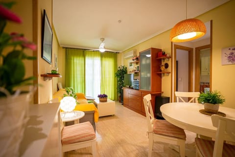 Exotic & Modern Beachside Paradise in Oropesa!