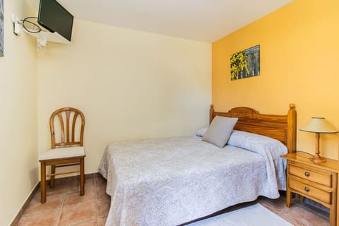 Retiro Íntimo en los Pirineos - Jardín y Parking