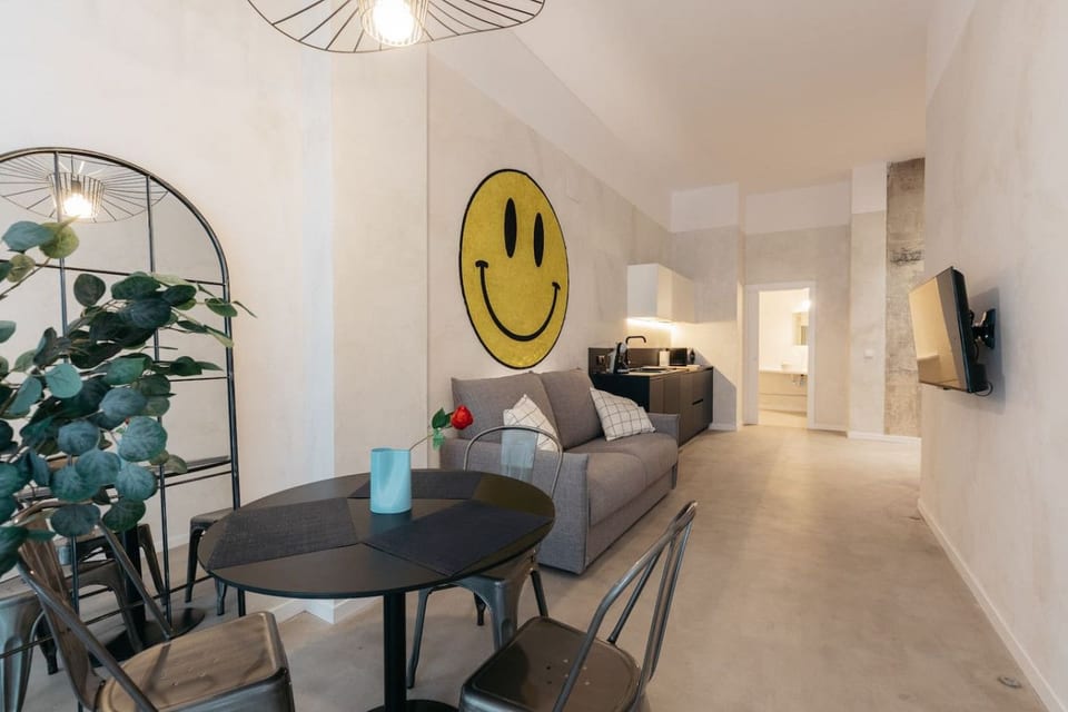 Chic and Cozy Stay in Valencia - Valencia