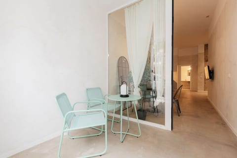 Chic and Cozy Stay in Valencia