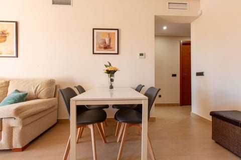Sun Pool and Relax near the Coast Free Parking