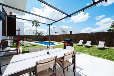 Luxury villa in Sevilla - Pool, Terrace & GameRoom