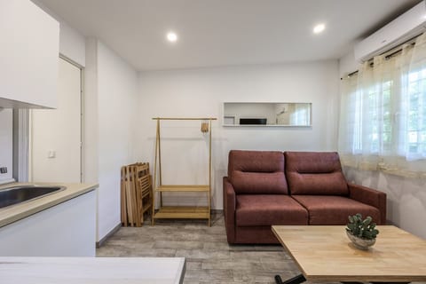 Relaxed City Escape 30' from Central Madrid