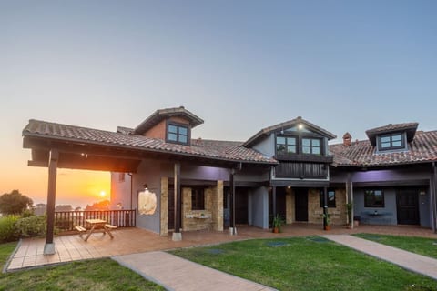 Rural Villa with Sea Views - El Ñeru