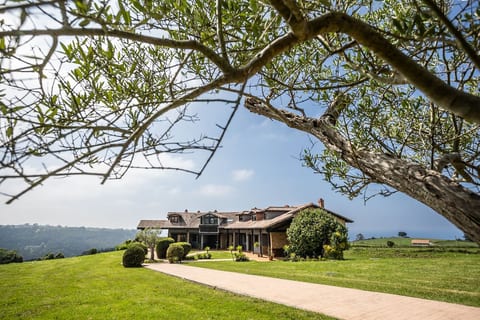 Rural Villa with Sea Views - Navia