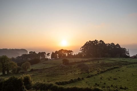 Rural Villa with Sea Views - Nalón
