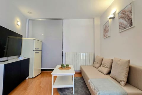 Discover Tarazona from This Central & Peaceful Flat