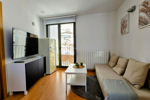 Discover Tarazona from This Central & Peaceful Flat