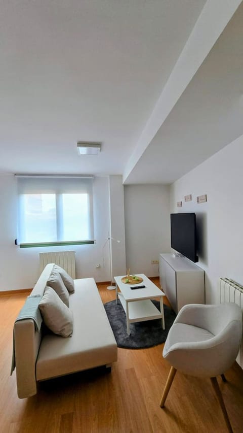 Explore Tarazona from This Central & Peaceful Flat