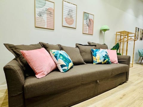 Modern Apartment with Style near Center