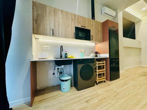 Modern Apartment with Style near Center