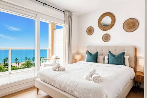 Sea View Apartment with Terrace - Calm