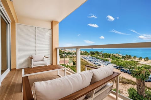 Sea View Apartment with Terrace - Sunlight