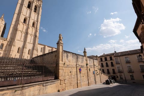 Hospedaje la Judería Segovia - H1 - Room for 3