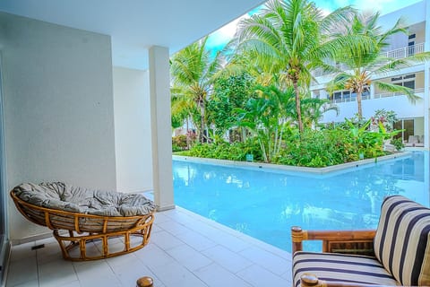 The Island Nook Bim | Poolside Retreat by the Gap image 1
