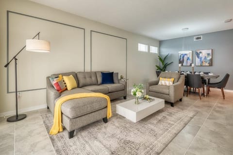 Lovely Themed 3-BR in resort 10 min from Disney FREE WATERPARK