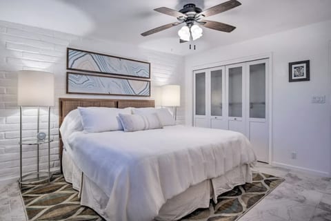 Enjoy a good nights rest on a quality Tepmurpedic king size mattress.