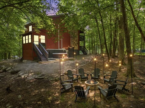 Unwind under the stars with a relaxing soak in the hot tub, then gather around the fire pit for unforgettable evenings.