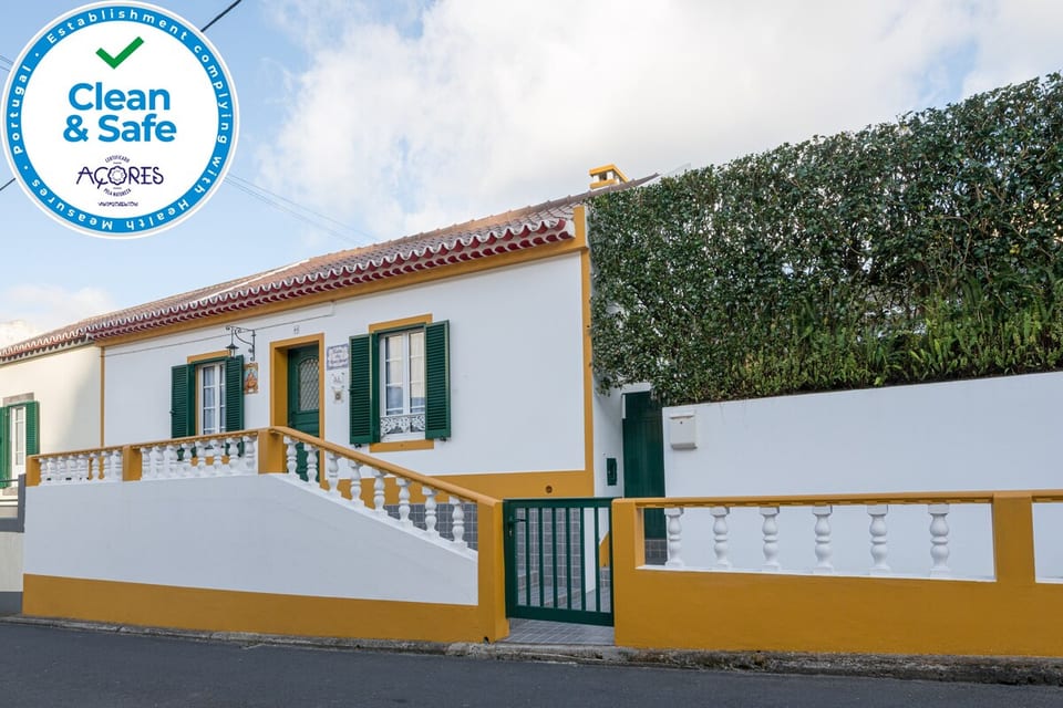 Hot Water House 1 - Furnas