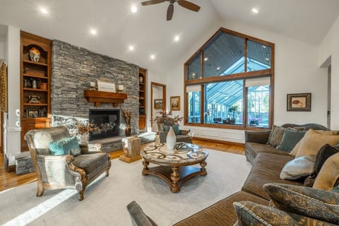 Private salt water pool & hot tub sleeps 30 image 3