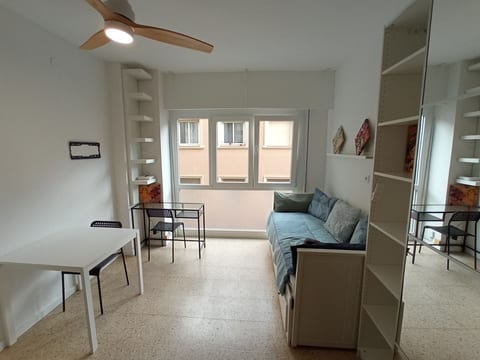 Modern Sunlit Apartment in the Heart of Gracia! image 3