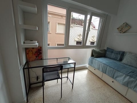 Modern Sunlit Apartment in the Heart of Gracia! image 5