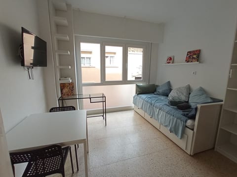 Modern Sunlit Apartment in the Heart of Gracia! image 1